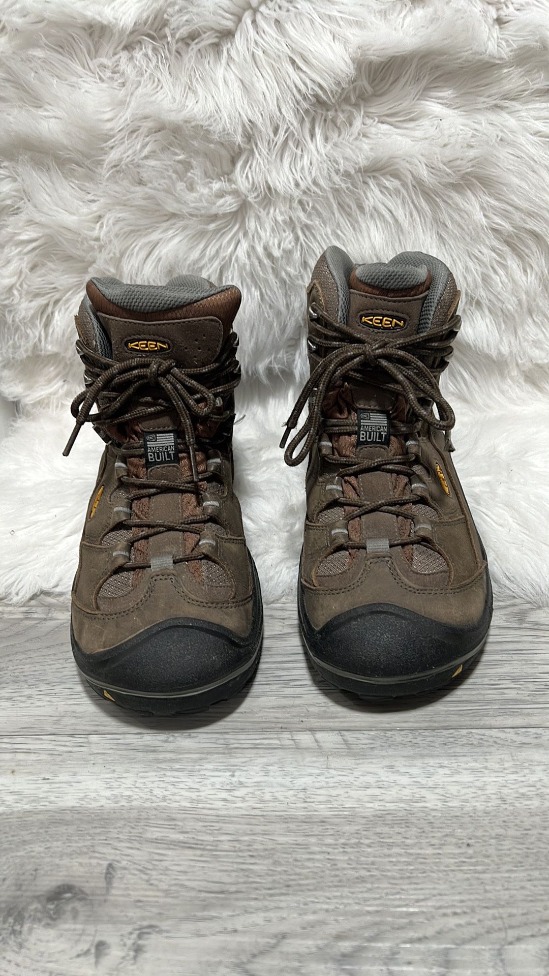 Keen Men's Durand II Mid Waterproof size 11.5 Hiking boots brown leather