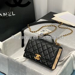 Chanel Metallic Gold Crackled Leather Medium Clam's Pocket Flap Bag at  1stDibs