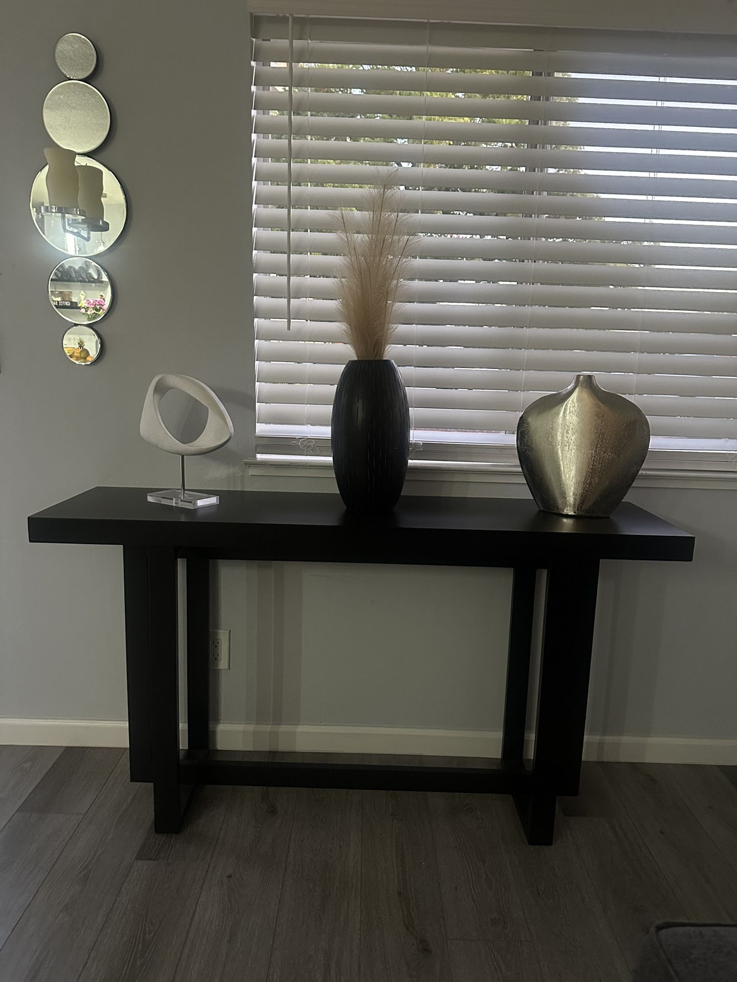 Entry Way Table
