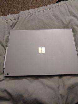 Surface book 2 with pen i7 256gb