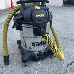 DeWalt Wet/Dry Vacuum Excellent Condition