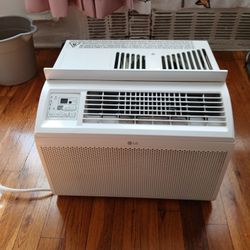 First come first pick up.
Ready to be picked up.
Window AC unit.
 LG 250 Sq foot 6000 BTU working like New with remote control.
Super compact to save 