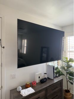 Sony  UHD SMART TV X80K 75” w/ Mount