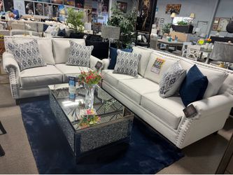 Perfect sofa loveseat! Easy financing! ☀️💙☎️