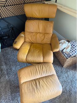 Free leather recliner
