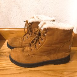 SQL Brown nice and comfortable boots. Size 10 Woman