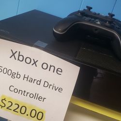 Xbox One With 2 Controllers