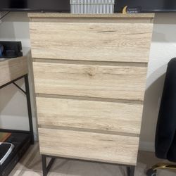 chest of drawers 