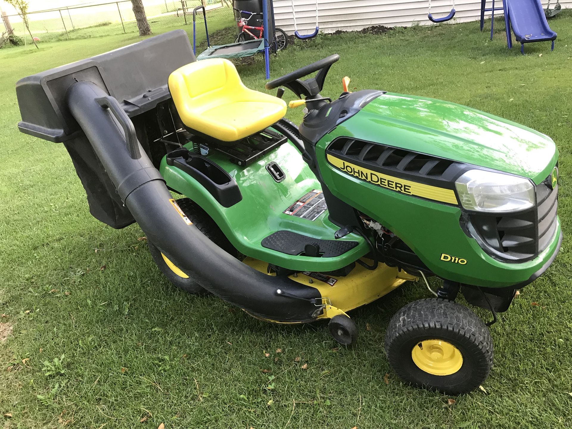 John Deere D110 Riding Mower with bagger system