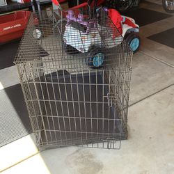 Midwest extra large pet crate no cracks or issues.  32” tall 42” Long and 28” wide Plainfield, Illinois