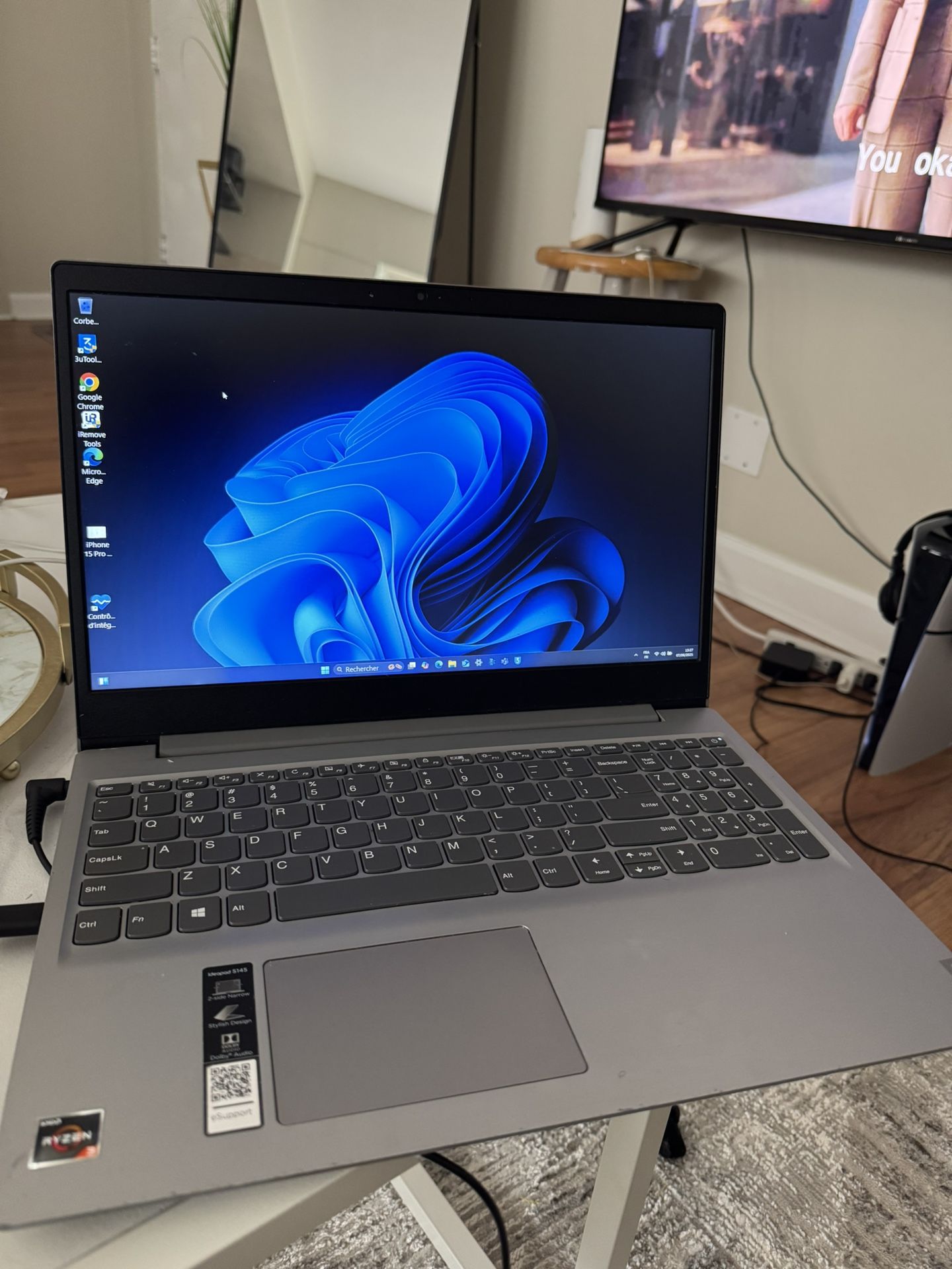 Lenovo Laptop – Great for School & Work!