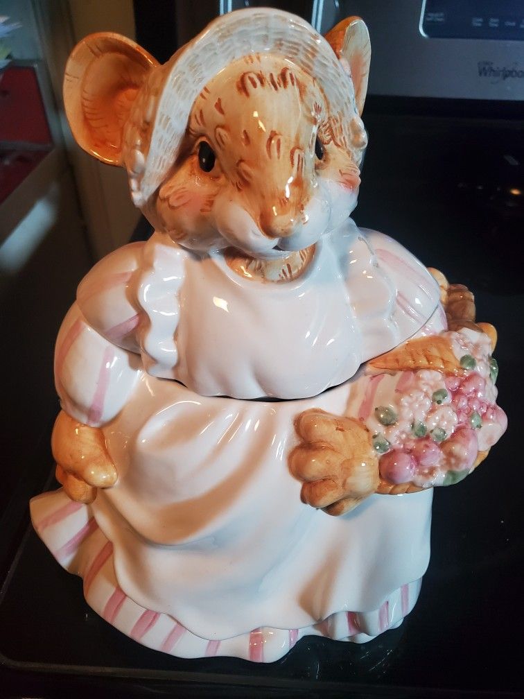 MUSICAL COOKIE JAR...LITTLE CHEESER 1991