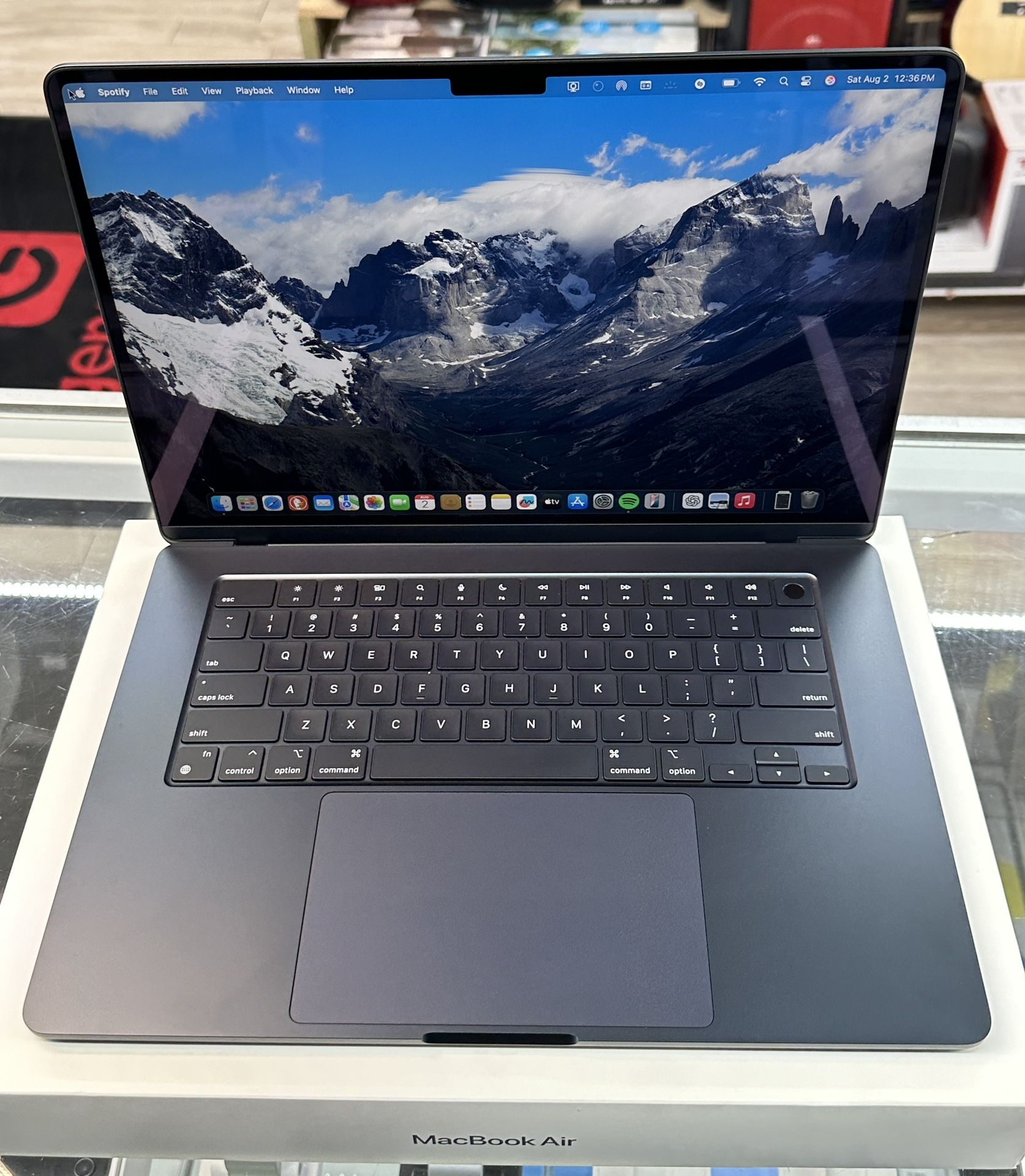 Macbook Air 15inch M2 16GB/1TB