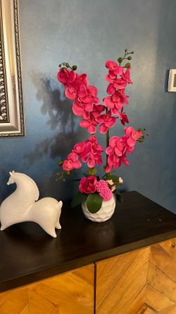 Beautiful fuchsia Orchids Arrangement