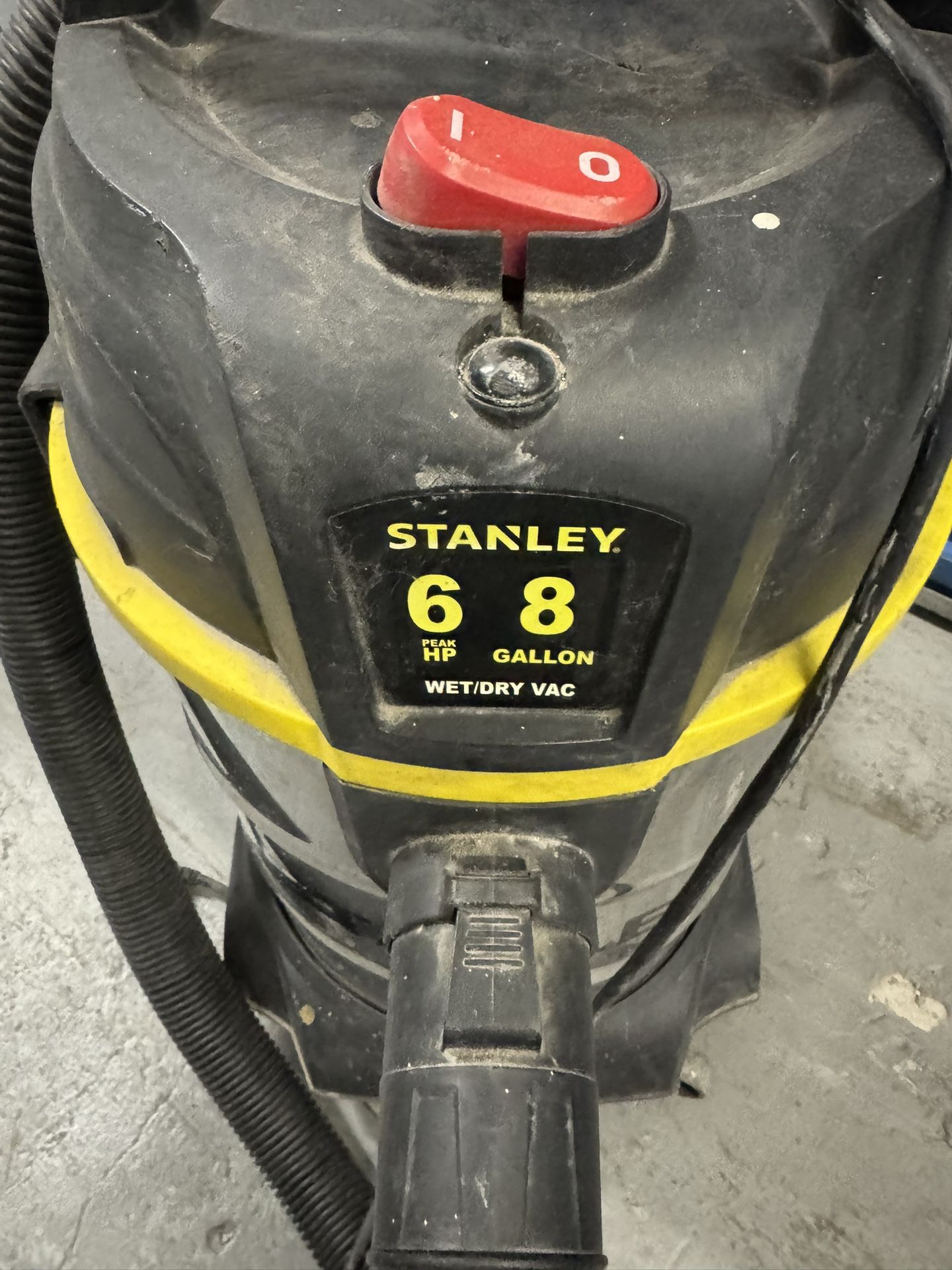 STANLEY 6 HP 8 gal Stainless Steel Wet Dry Vacuum