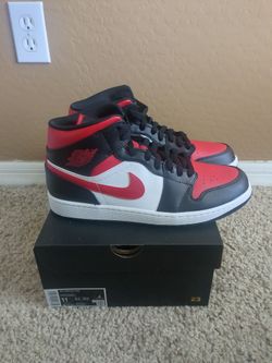 Air Jordan 1 Mid Size 11