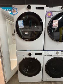 LG Washer and Dryer Set in White