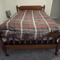 Full Size Bed And Dresser Set