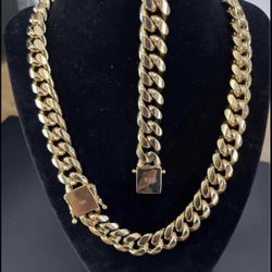 New 18k Yellow Gold Cuban Link Chain And Bracelet 