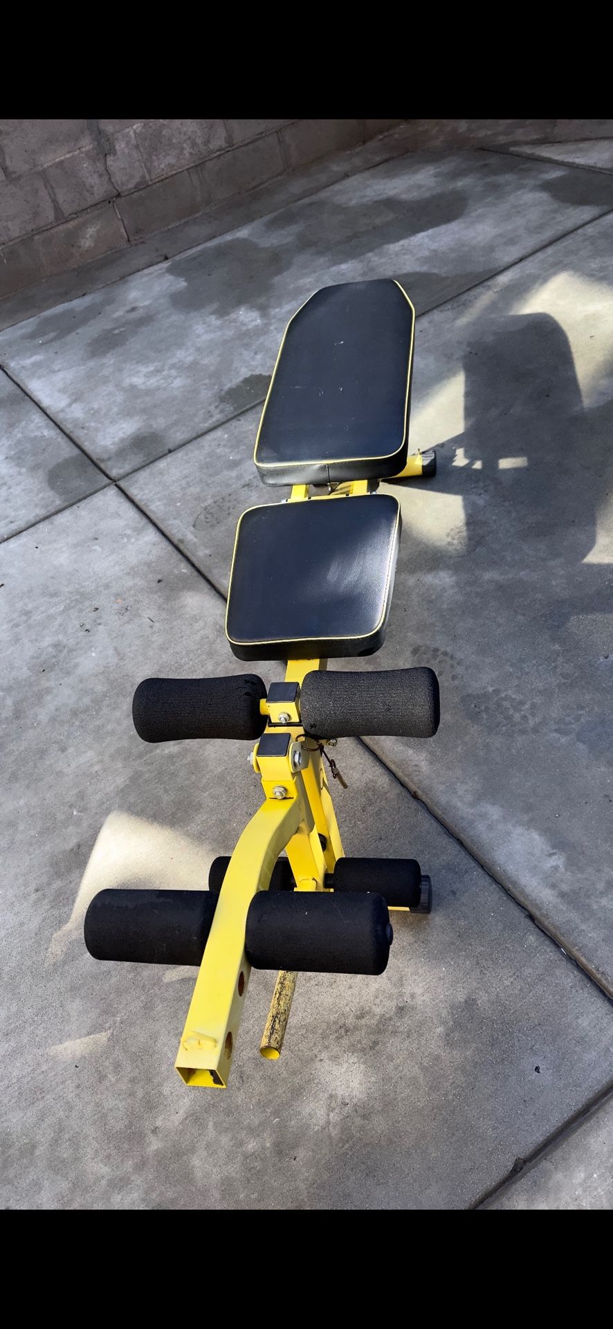 Bench Press With Leg Extension