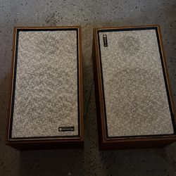 2 Speakers 