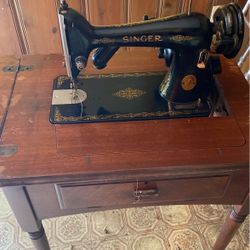 Vintage Singer Sowing Machine