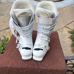 New Condition Ski Boots Size 24.5