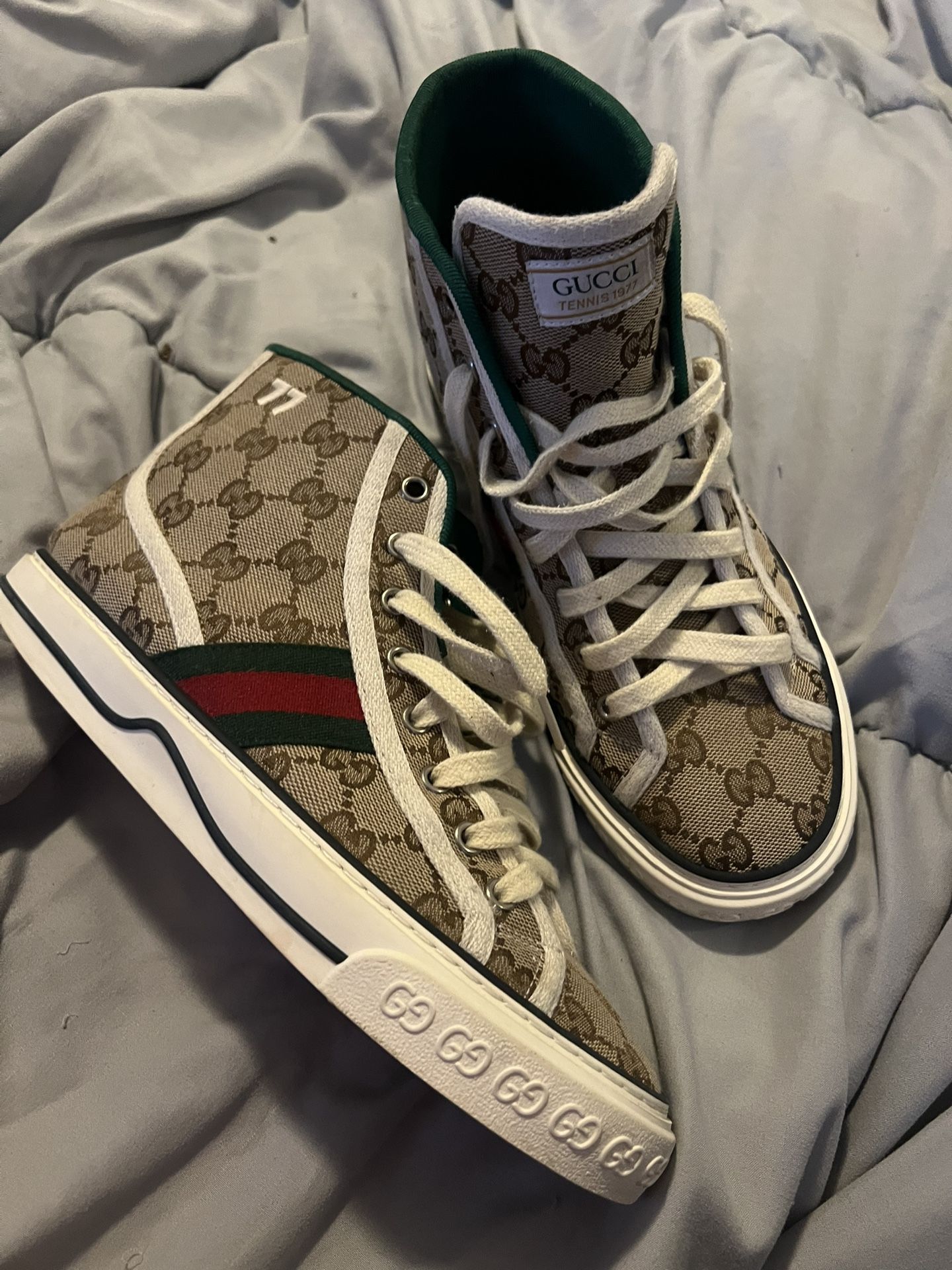 Gucci Shoes Size 8