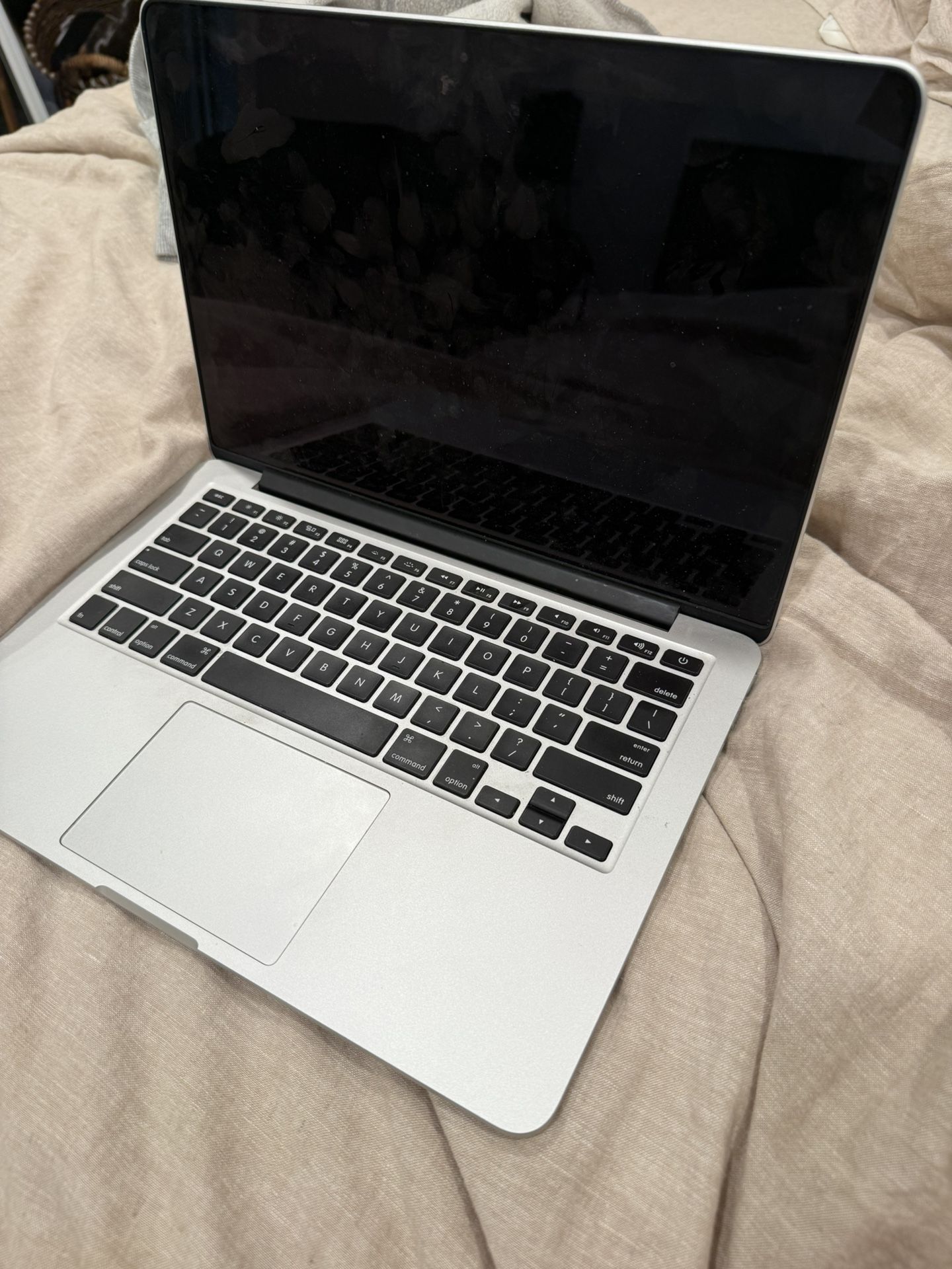 MacBook Sierra Pro