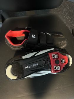 Size. 9 Peloton women’s cycling shoes