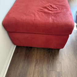 Red ottoman - Beautiful & great Conditions 