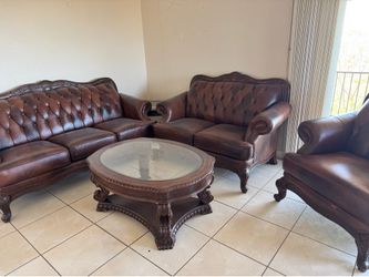 Large living room furniture, ornate- 5 pieces