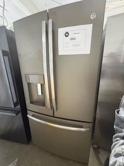 GE French Door Refrigerator with Ice Dispenser