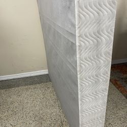 Boxspring Pending 
