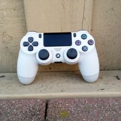 White PS4 Controller 
