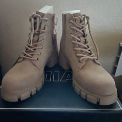 Womens Mia Metri Combat Boot Size 7.5