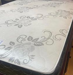 Deluxe brand Queen size Mattress set