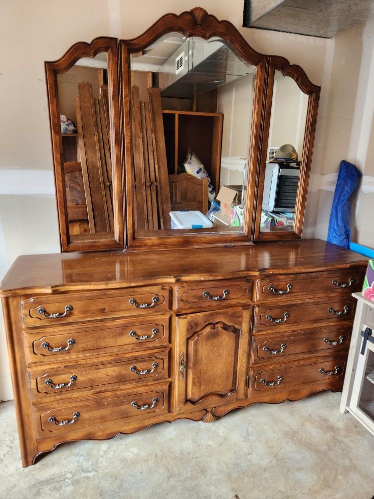 Ethan Allen Bedroom Set