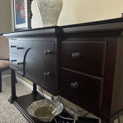 Kincaid Dining Room Set