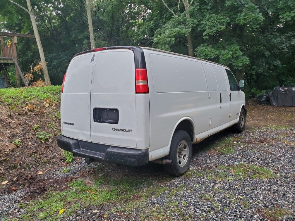 Chevy express 2500