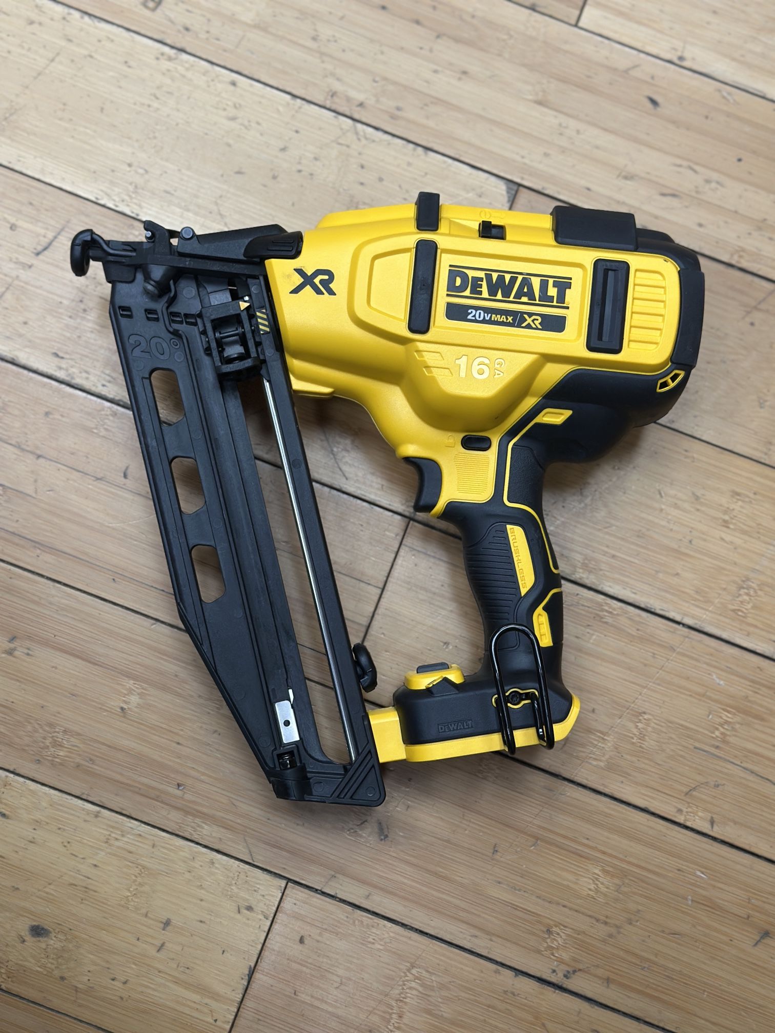 Dewalt 20v 16GA Angle Finish Nailer TOOL ONLY