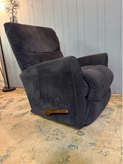 La-Z-Boy Recliner Chair – Ultra Comfortable Navy Blue Reclining Chair