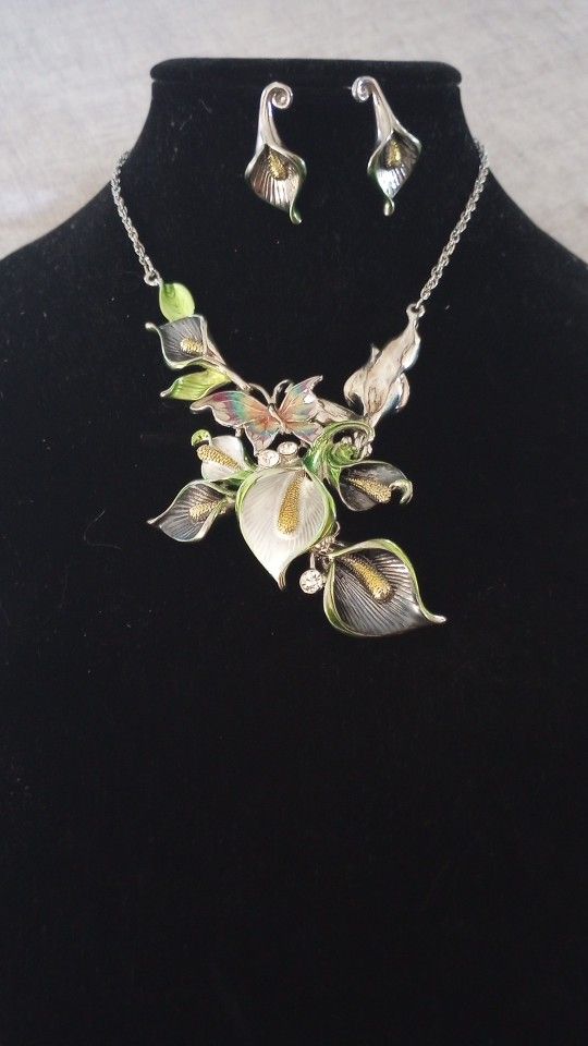 Flower Necklace