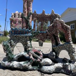 Fish Tank Hideout Castle 