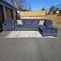 Free Delivery 🚚 Ashley Furniture Aviemore 2-Piece Sectional w/ Chaise & Manual Recliner