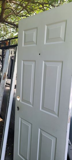 # puerta metal 32 x79