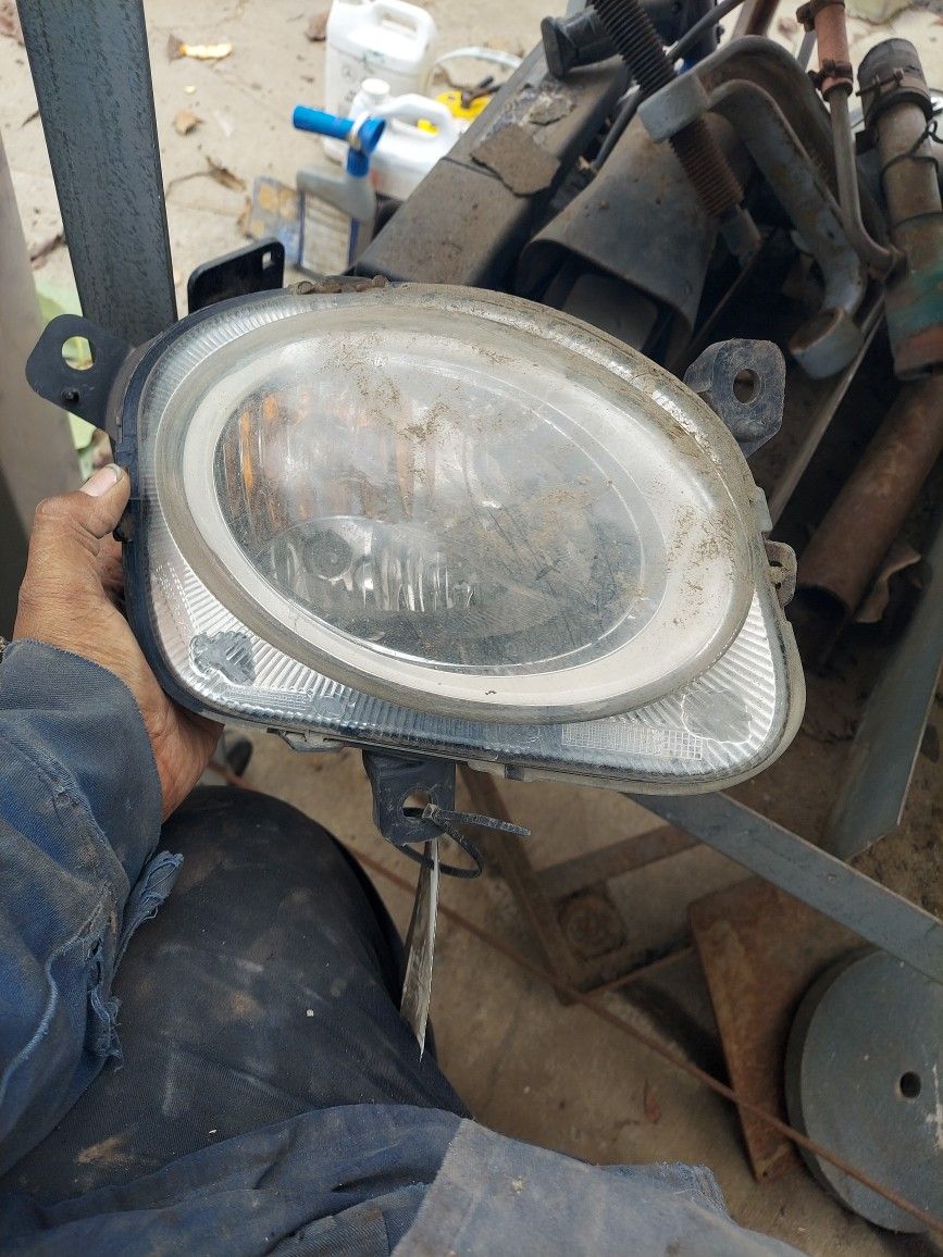 2014 fiat 500 left headlight
