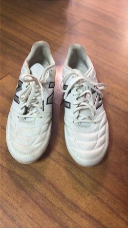 New balance men’s cleats size 8