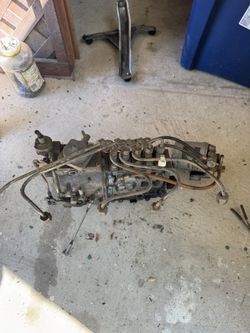 Fuel Injection Pump With All Lines For Mercedes Benz 126 Body Style 300SD 81-84