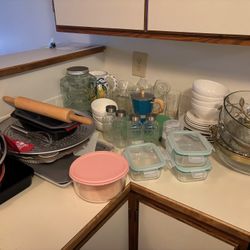 MOVING - Misc. Kitchen Items
